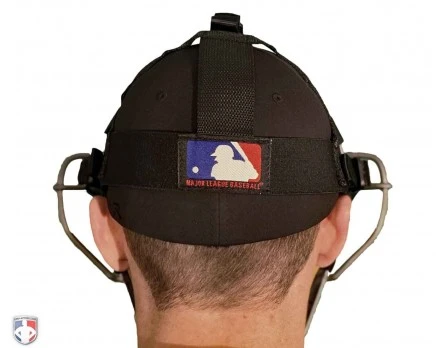 Wilson MLB Titanium Umpire Mask With Two-Tone 3 Wilson MLB Titanium Umpire Mask With Two-Tone - Image 3